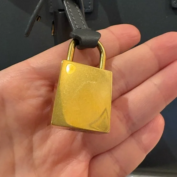 Saint Laurent Grey Sac De Jour with Gold hardware (like new) size Small - Picture 7 of 9